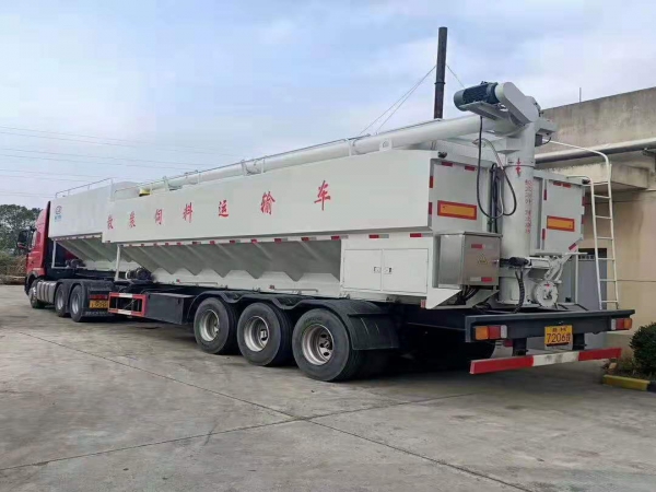 半掛55方(28噸)散裝飼料車(chē)