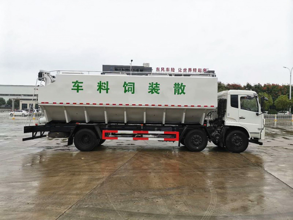 東風(fēng)天錦小三軸30方(15噸)散裝飼料車(chē)