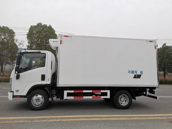五十鈴國六排放~KV100冷藏車