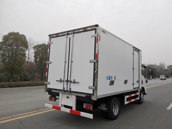 五十鈴國六排放~KV100冷藏車