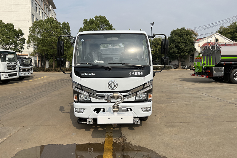 東風小利卡灑水車(5噸)