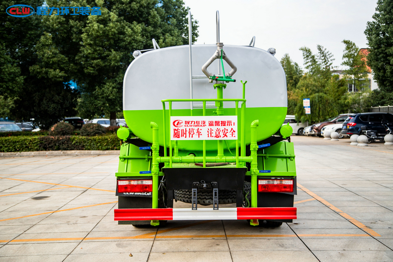 東風(fēng)大福瑞卡灑水車(9.2方)