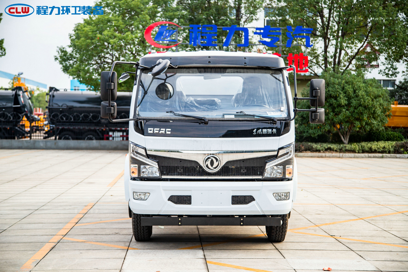東風(fēng)大福瑞卡灑水車(9.2方)