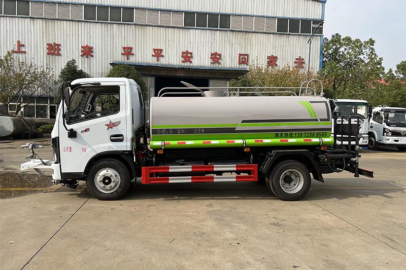 東風小利卡灑水車(5噸)