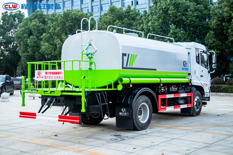 東風(fēng)福瑞卡F9灑水車(chē)(12.3方)