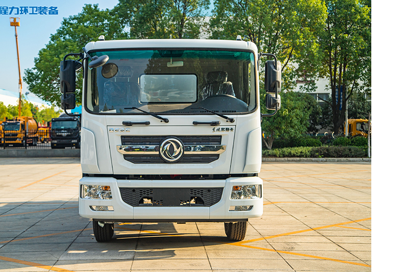 東風(fēng)多利卡D9灑水車(12-15立方)(標(biāo)準(zhǔn)化)