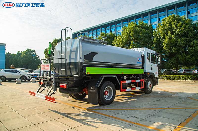 東風(fēng)多利卡D9灑水車(12-15立方)(標(biāo)準(zhǔn)化)