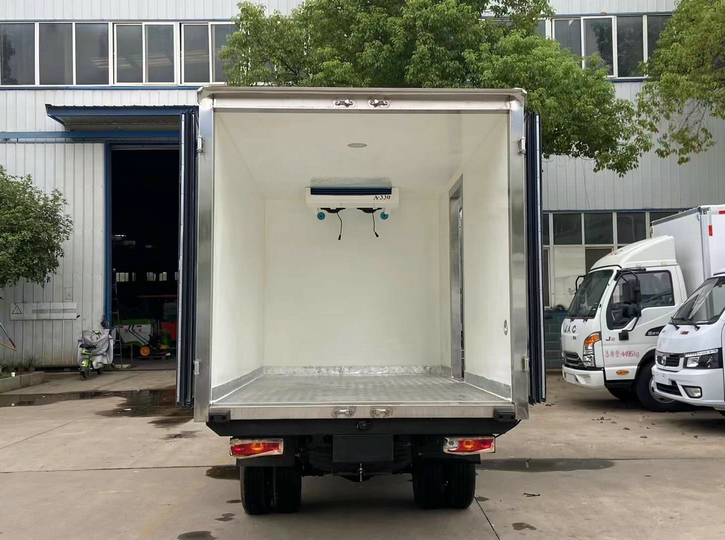 國六吉利冷藏車(廂長3.3米)
