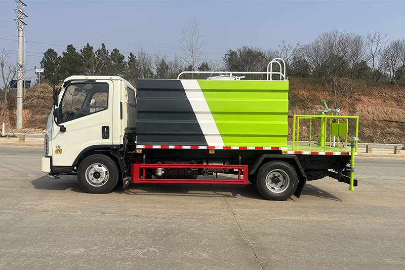 福田藍(lán)牌灑水車(7方)