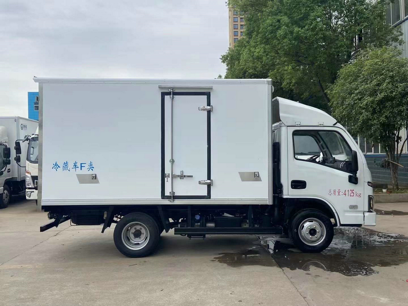 國(guó)六躍進(jìn)福運(yùn)S80冷藏車(chē)(柴油版)(廂長(zhǎng)3.26米)