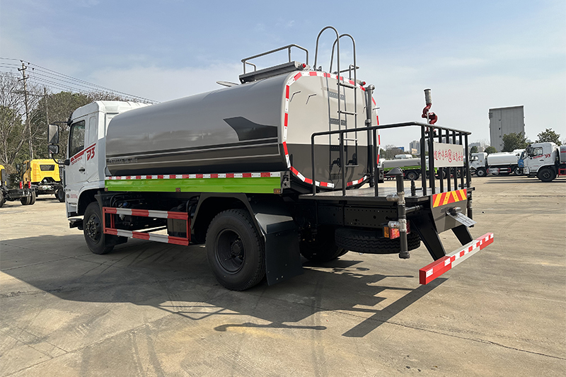 東風(fēng)新款D3灑水車(12.6方)