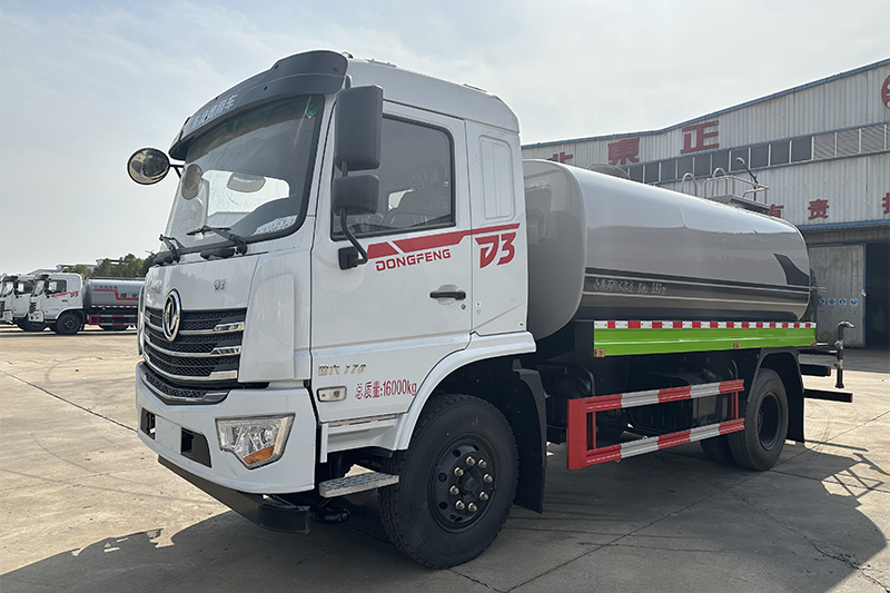 東風(fēng)新款D3灑水車(12.6方)