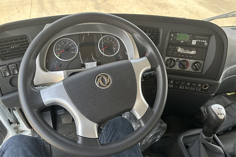 東風(fēng)新款D3灑水車(12.6方)