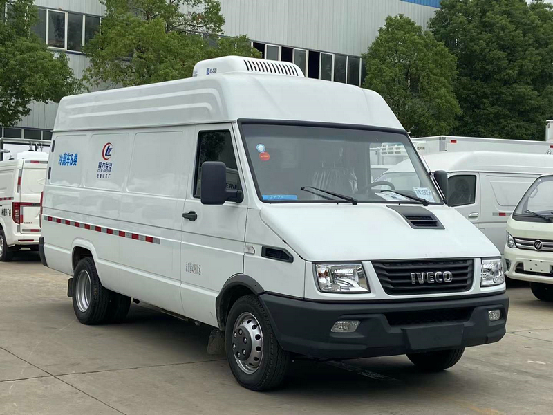 國六依維柯面包冷藏車(長軸)