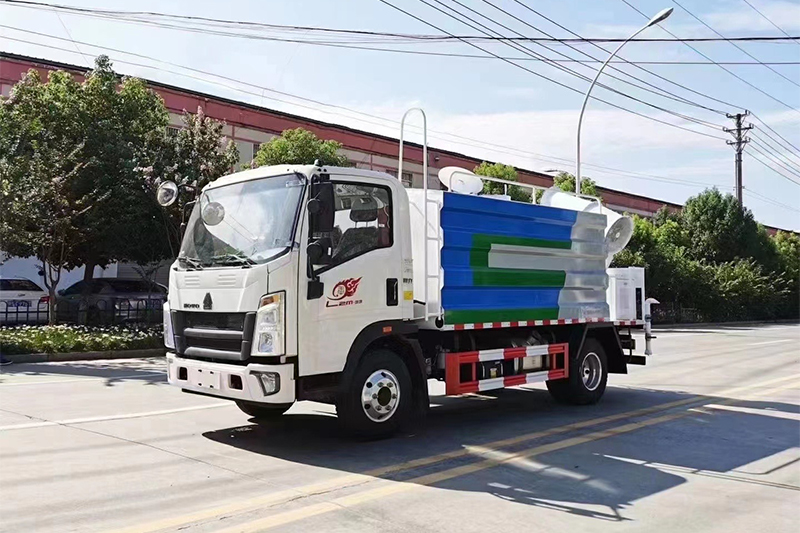 重汽豪沃藍(lán)牌灑水車(7方)