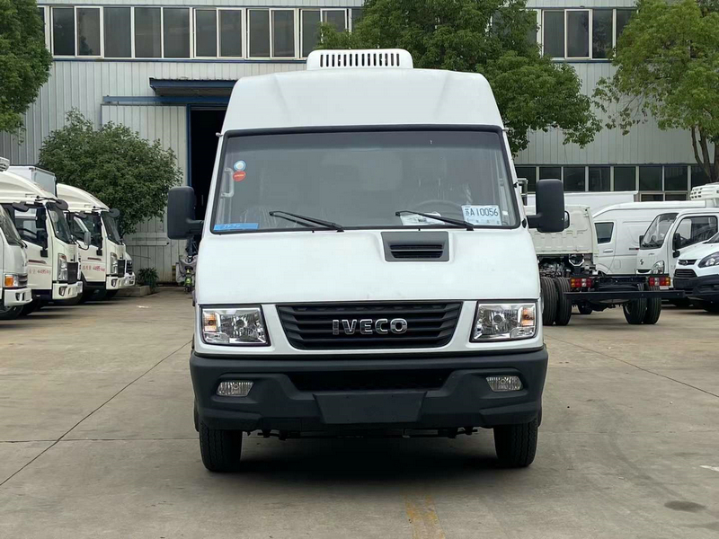 國六依維柯面包冷藏車(長軸)