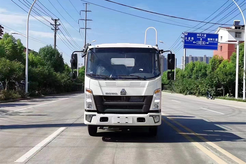 重汽豪沃藍(lán)牌灑水車(7方)